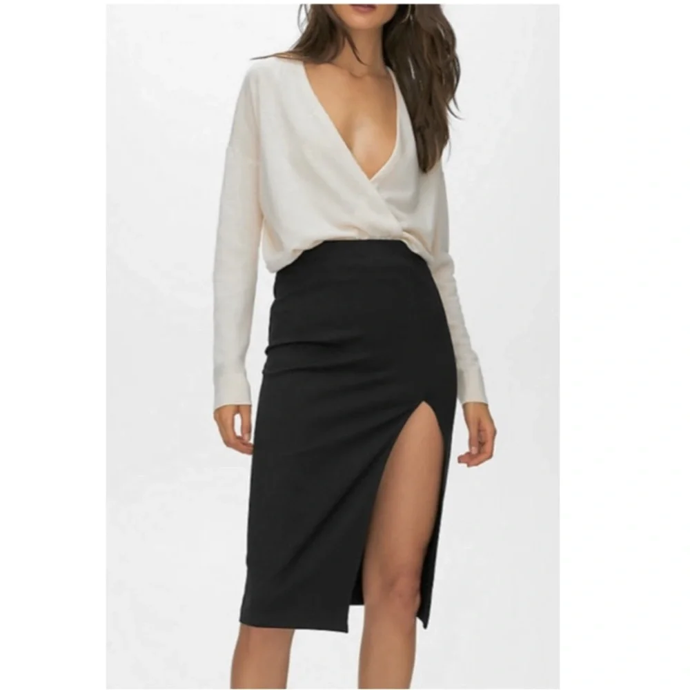 Aritzia Babaton Pencil Slit Pull-On Midi Skirt in Dive Blue Size 4